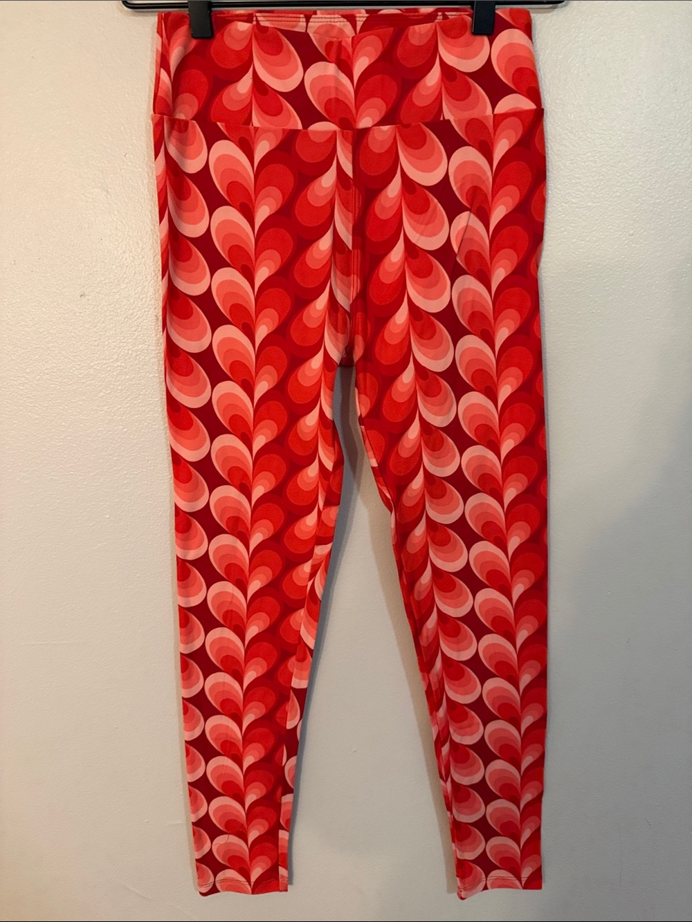 LuLaRoe Red & Pink Retro Heart-Pattern Leggings